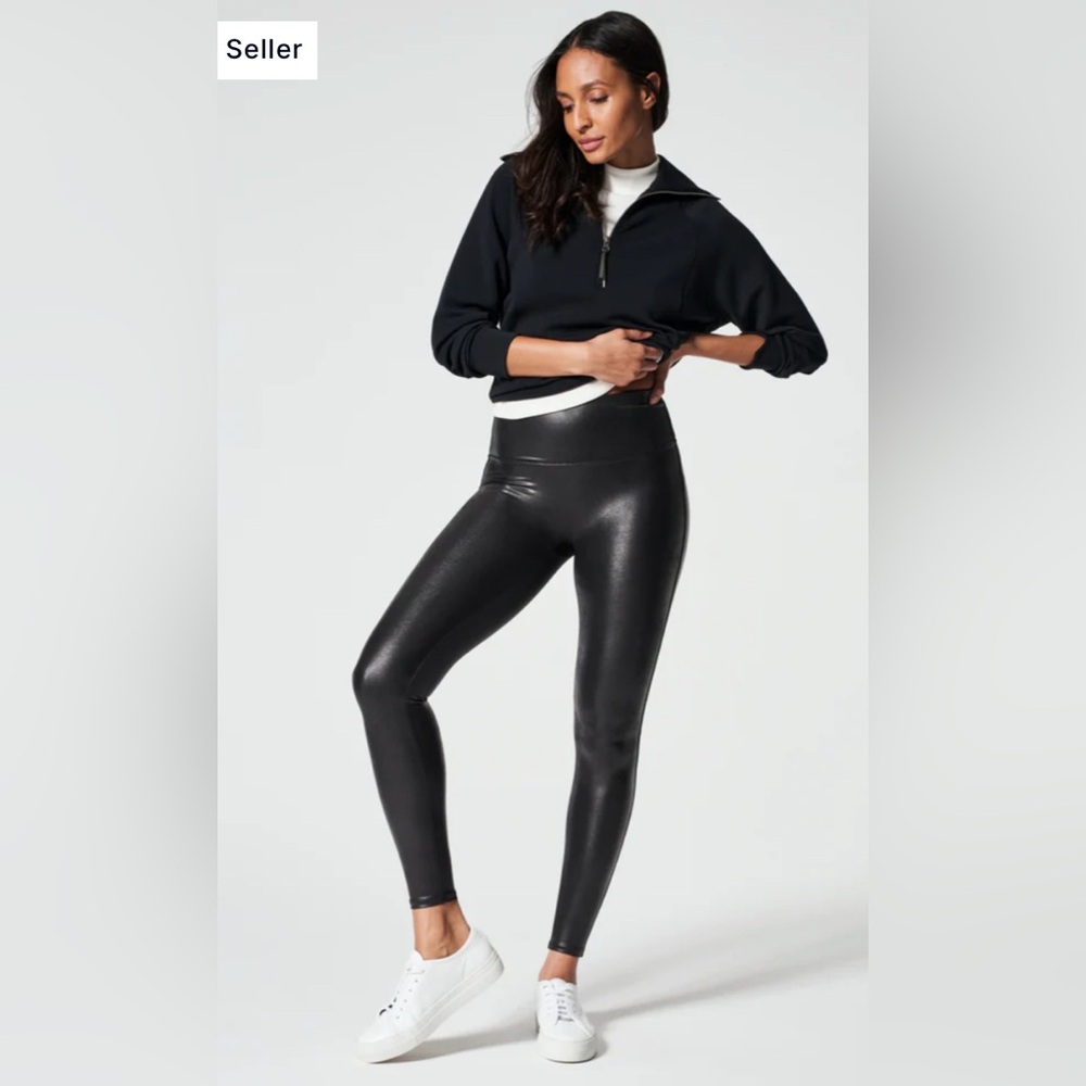 SPANXshape™ Faux Leather
Leggings